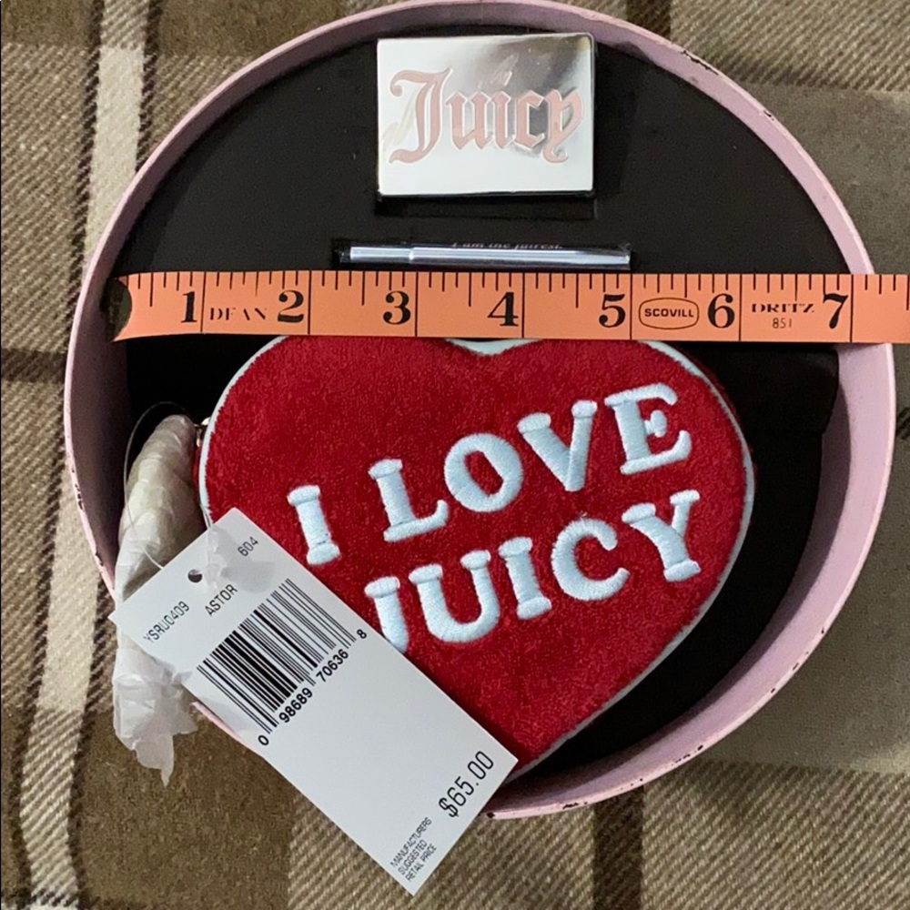 JUICY COUTURE COMETIC POUCH & LIP GLOSS ORG $65